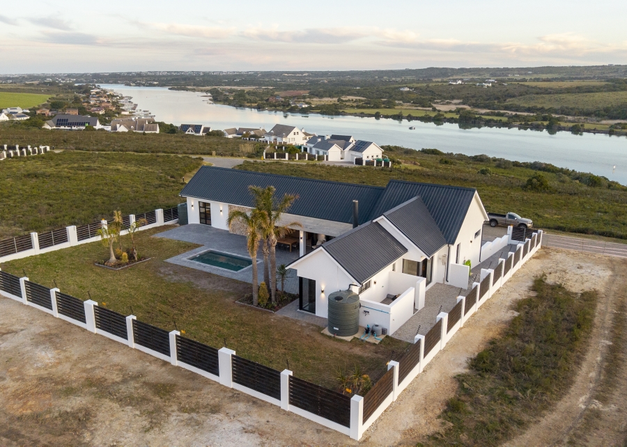 4 Bedroom Property for Sale in Kromme River Estate Eastern Cape